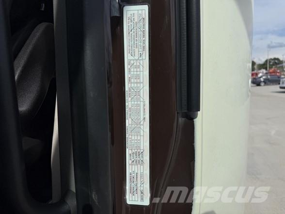 Peterbilt 579 Trekkers