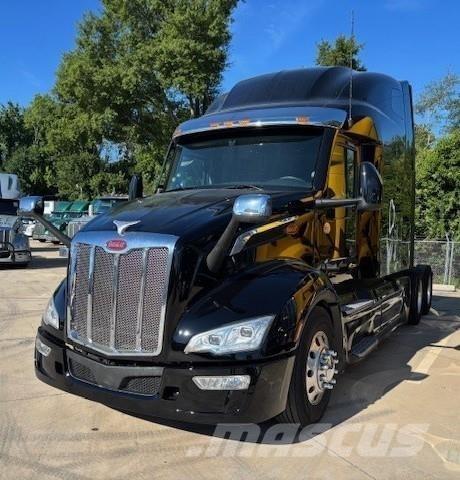 Peterbilt 579 Trekkers