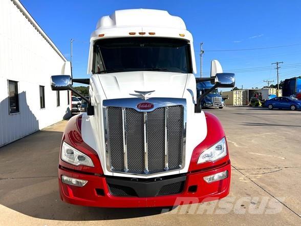Peterbilt 579 Trekkers