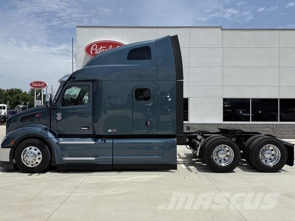 Peterbilt 579 Trekkers