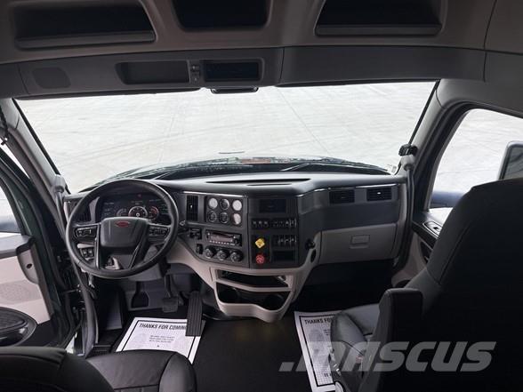 Peterbilt 579 Trekkers