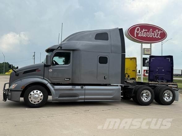 Peterbilt 579 Trekkers
