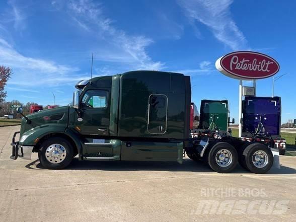 Peterbilt 579 Trekkers