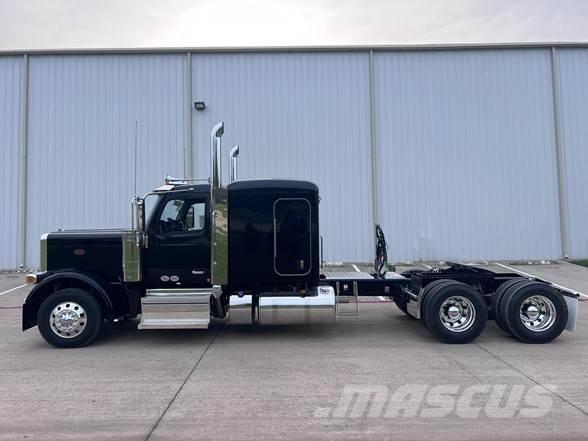 Peterbilt 589 Trekkers