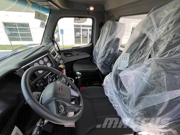 Peterbilt 589 Trekkers