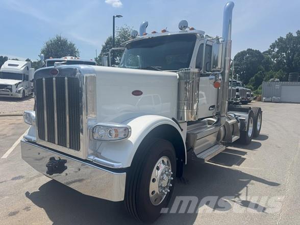 Peterbilt 589 Trekkers