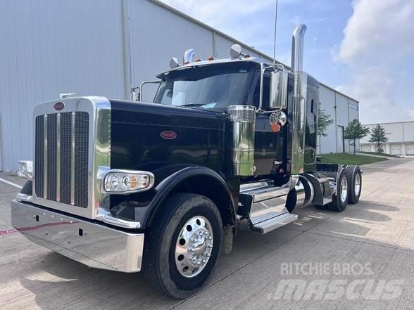 Peterbilt 589 Trekkers