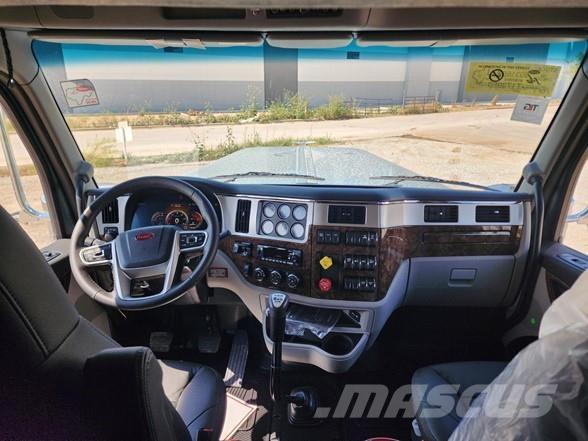 Peterbilt 589 Trekkers