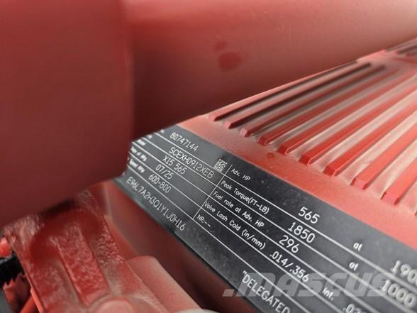 Peterbilt 589 Trekkers