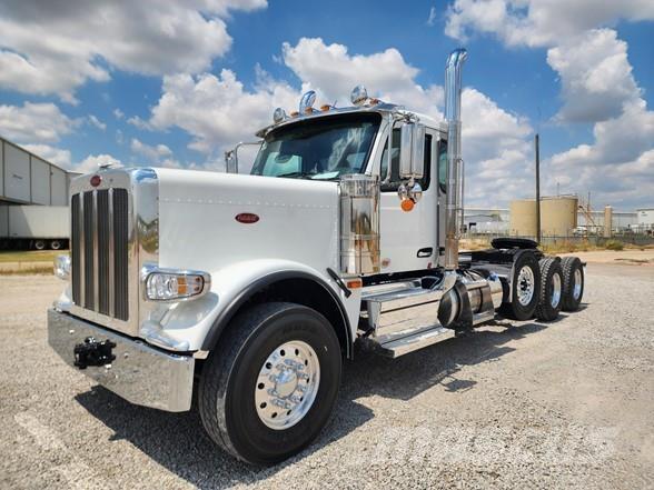 Peterbilt 589 Trekkers