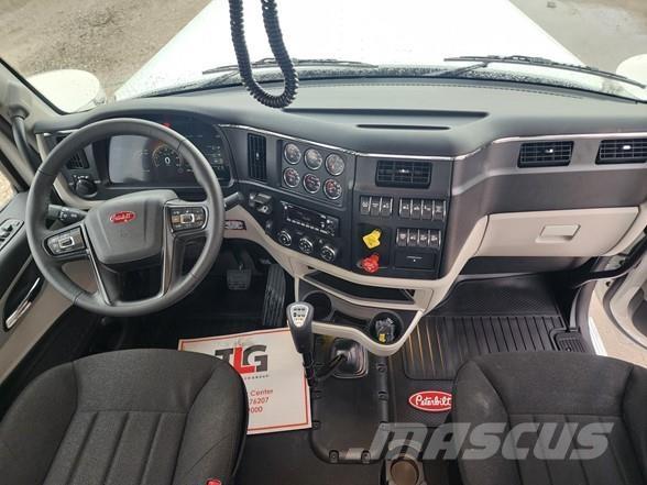 Peterbilt 589 Trekkers