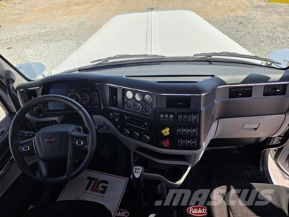 Peterbilt 589 Trekkers