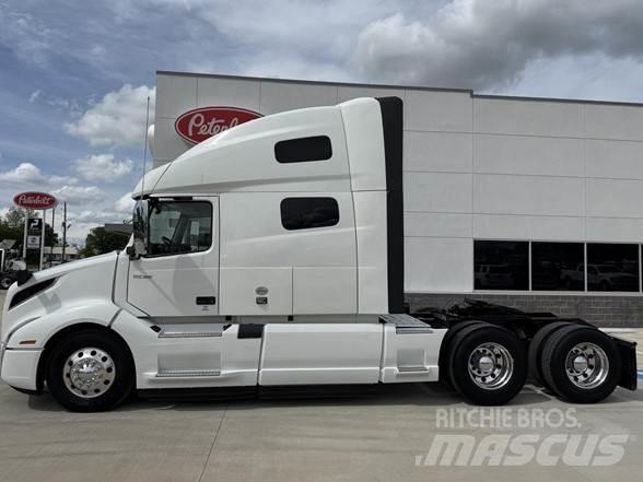 Volvo VNL64T860 Trekkers