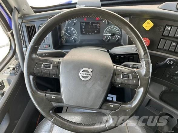 Volvo VNL64T860 Trekkers
