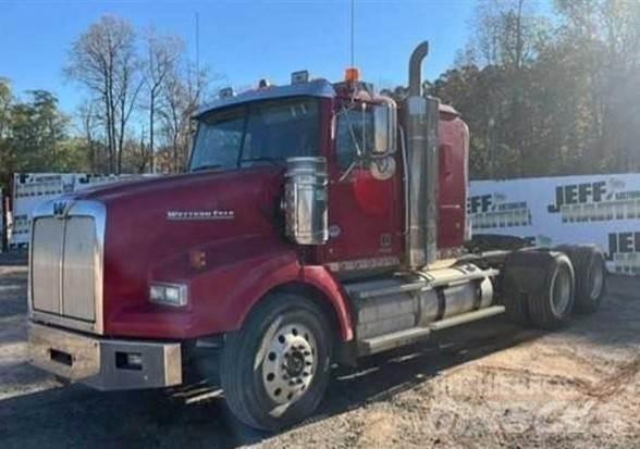 Western Star 4900 Trekkers