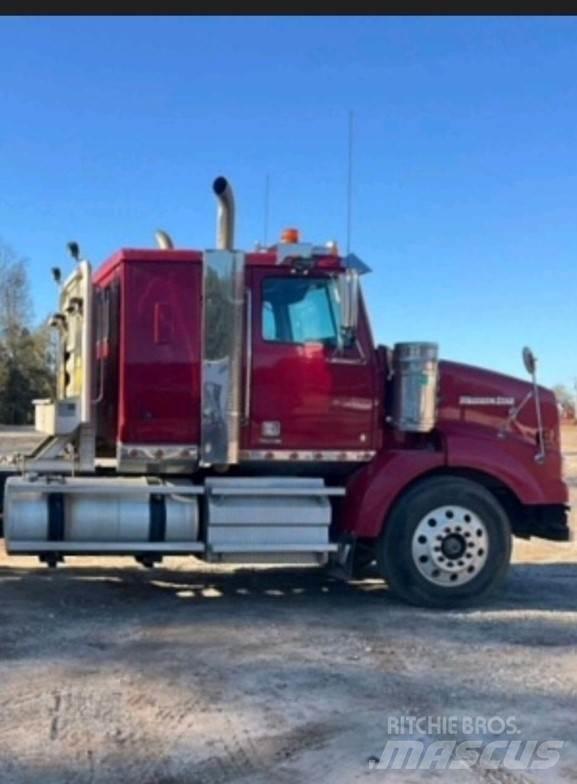Western Star 4900 Trekkers