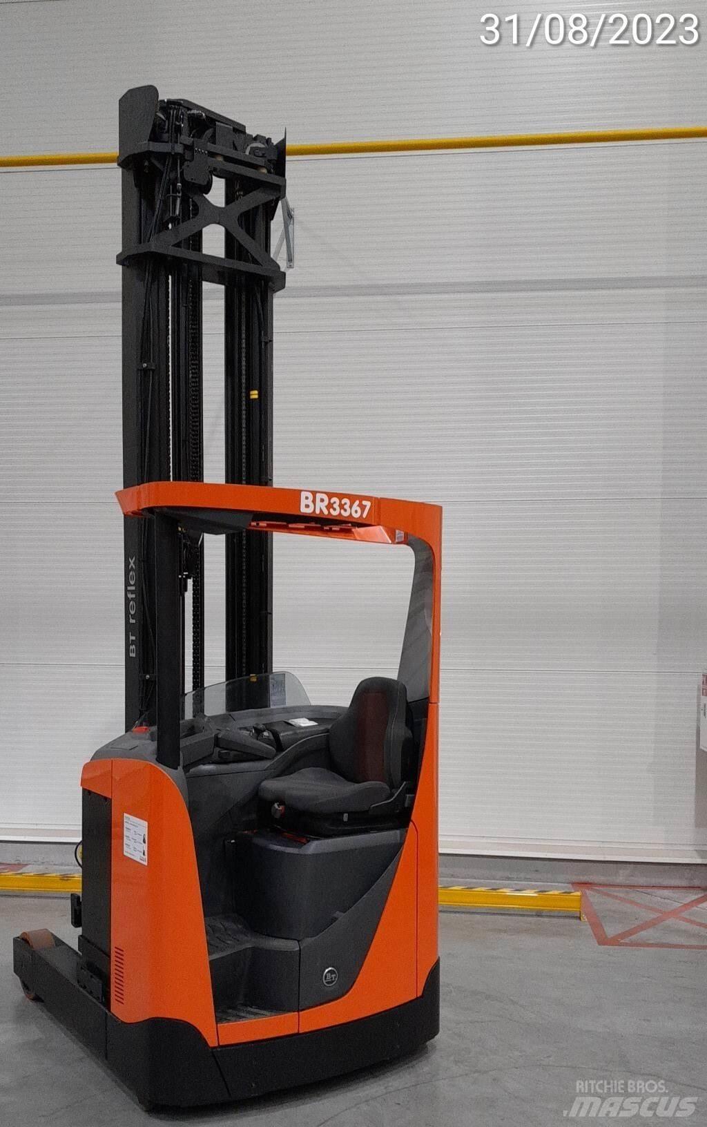 BT RRE160 Reachtruck voor hoog niveau