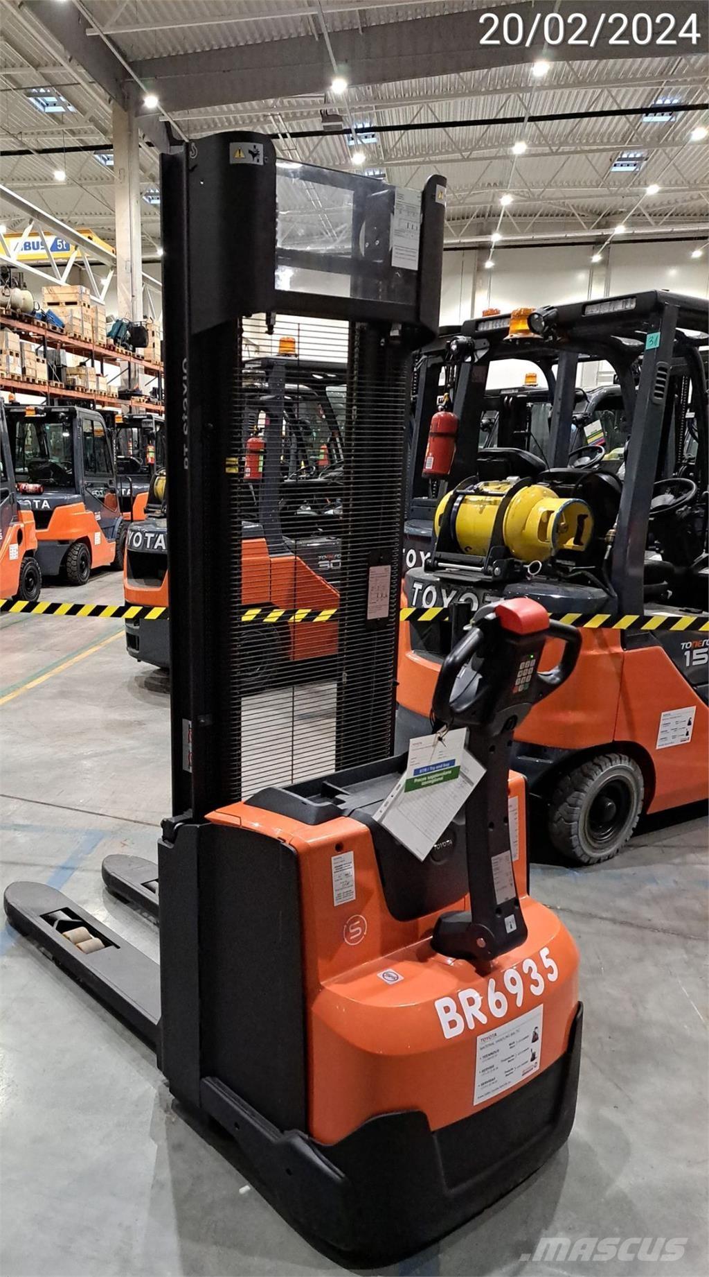 BT SWE100 Meeloop stapelaar