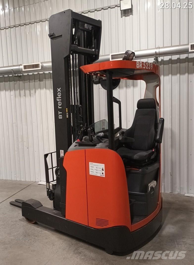 BT RRE160H Reachtruck voor hoog niveau