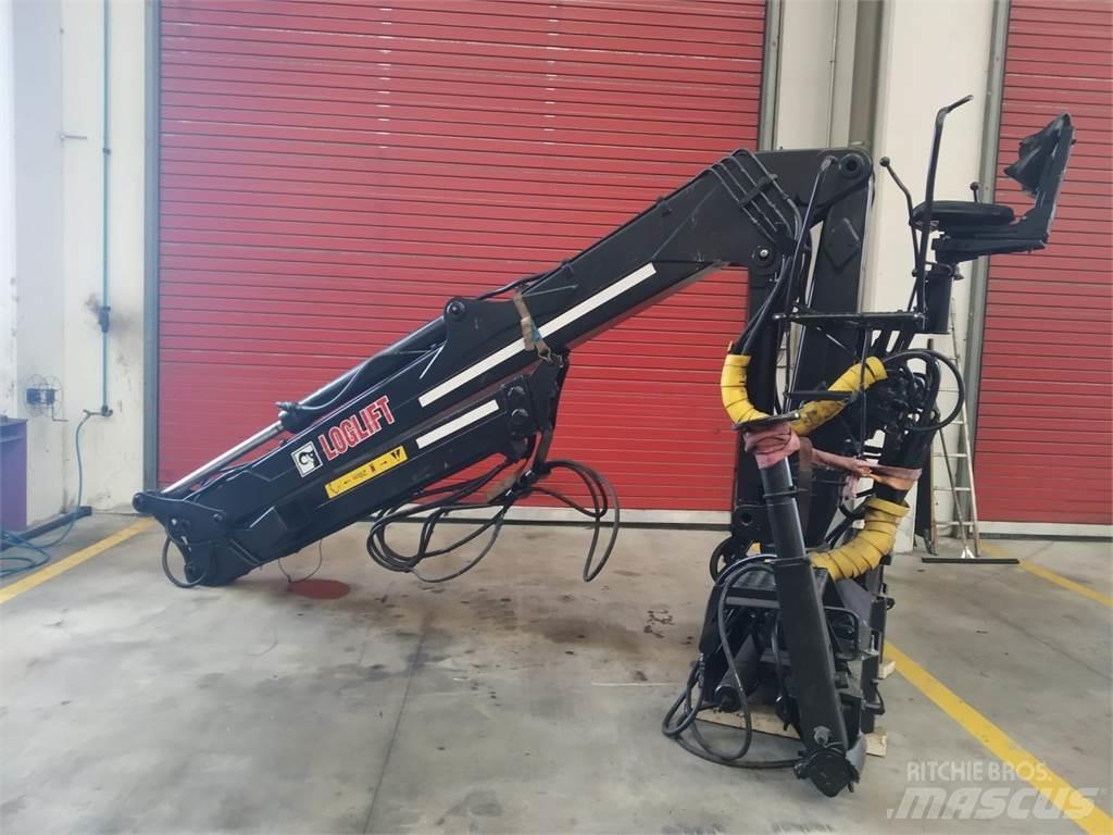 Loglift 120S 79R Kranen en laders