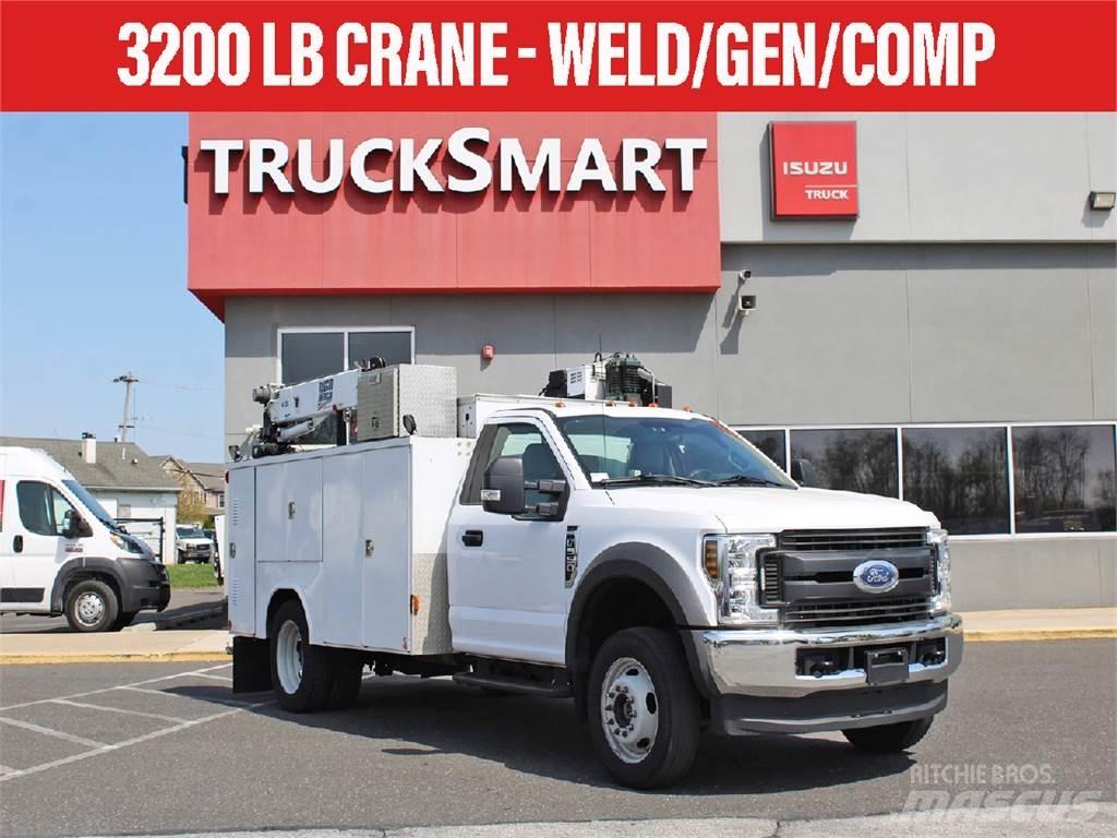 Ford F550 Vlakke laadvloer met kraan