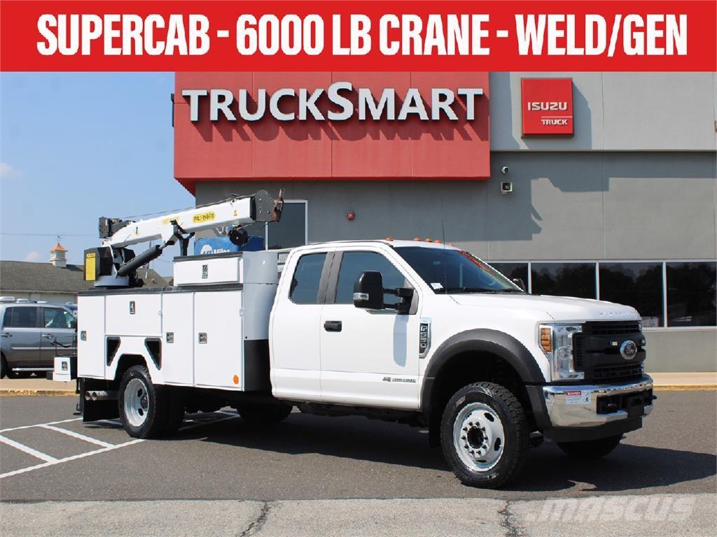 Ford F550 Vlakke laadvloer met kraan