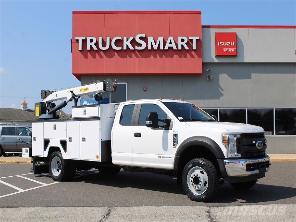Ford F550 Vlakke laadvloer met kraan