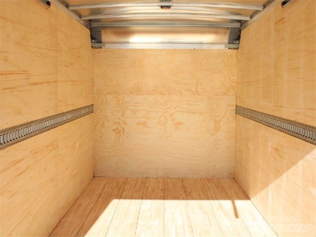 Isuzu NPR-HD Bakwagens met gesloten opbouw