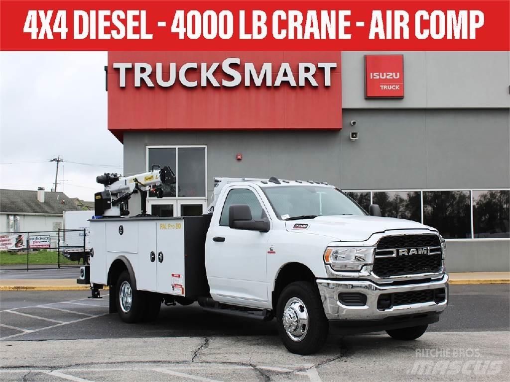 RAM 3500 Vlakke laadvloer met kraan