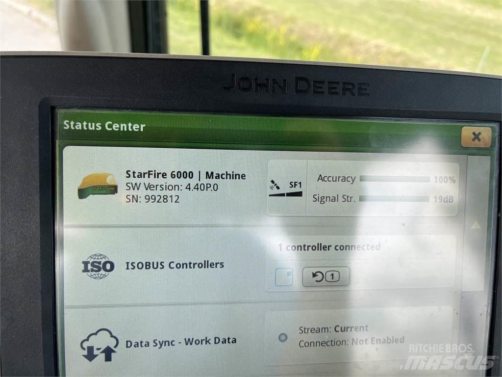 John Deere 6215R Tractoren