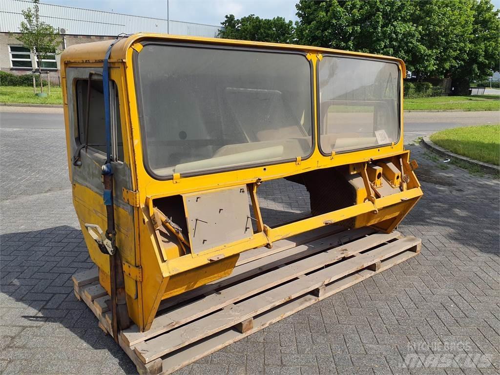Faun KF lower cabin Cabine en interieur