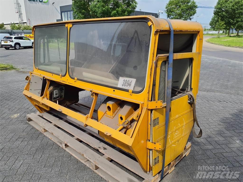 Faun KF lower cabin Cabine en interieur