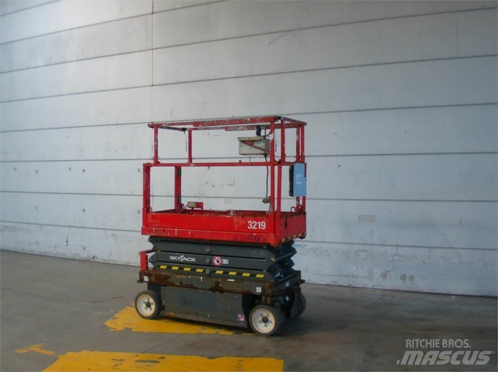 SkyJack SJ3219 Schaarhoogwerkers