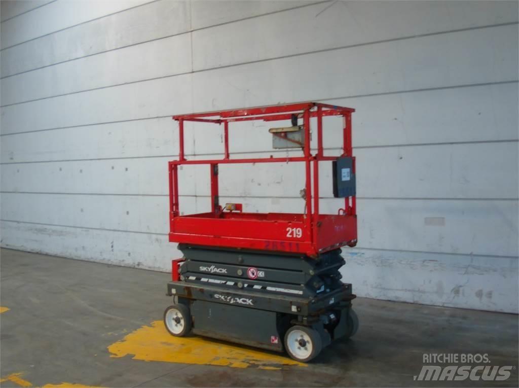 SkyJack SJ3219 Schaarhoogwerkers