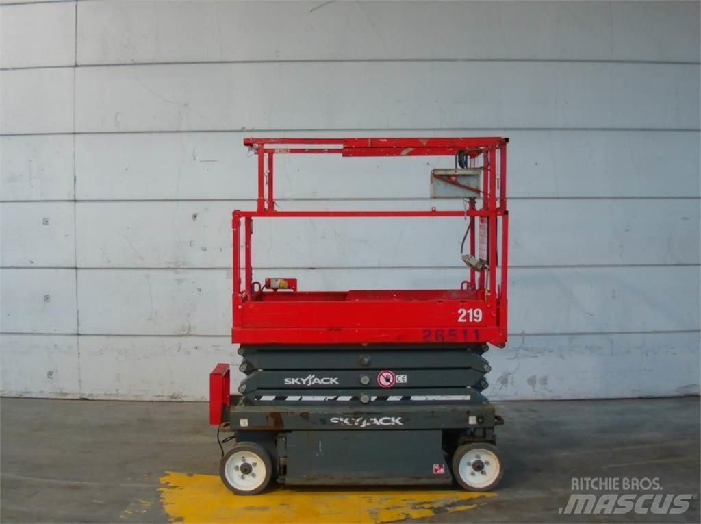 SkyJack SJ3219 Schaarhoogwerkers