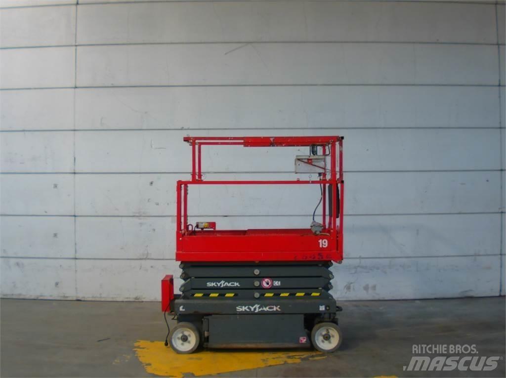 SkyJack SJ3219 Schaarhoogwerkers