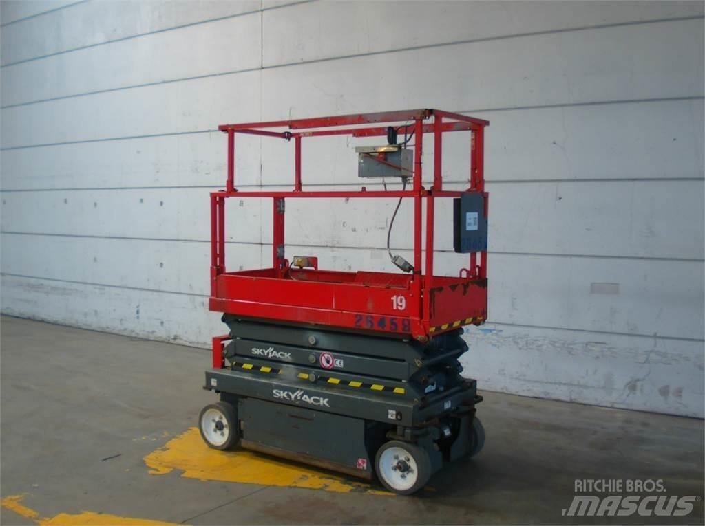 SkyJack SJ3219 Schaarhoogwerkers