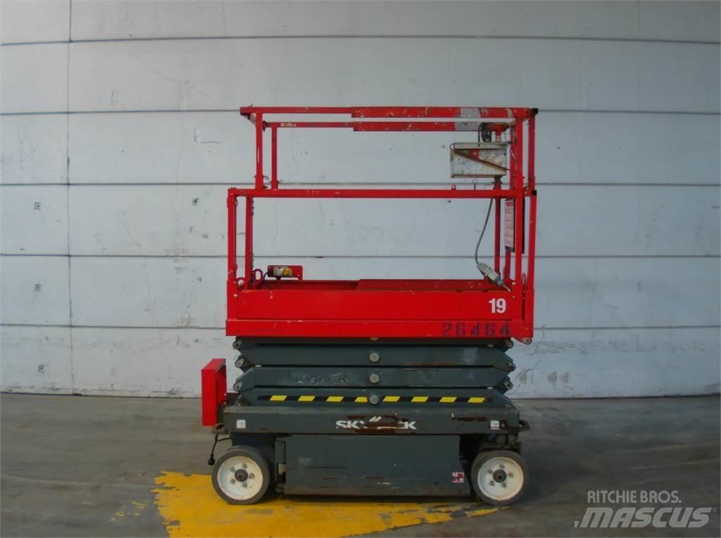 SkyJack SJ3219 Schaarhoogwerkers