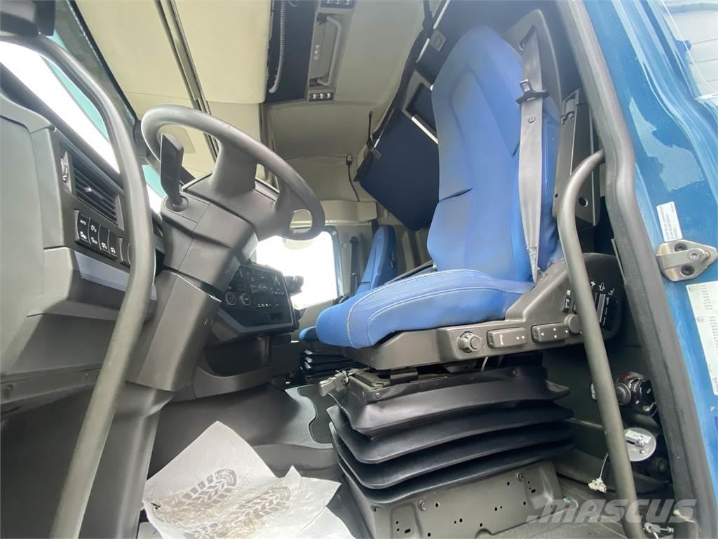 Volvo FH 6x2 Trekkers