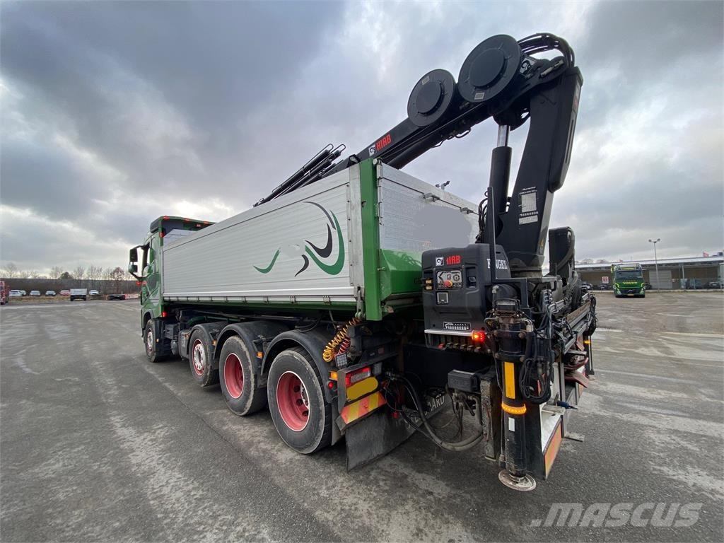 Volvo FH 8x4 Vlakke laadvloer met kraan