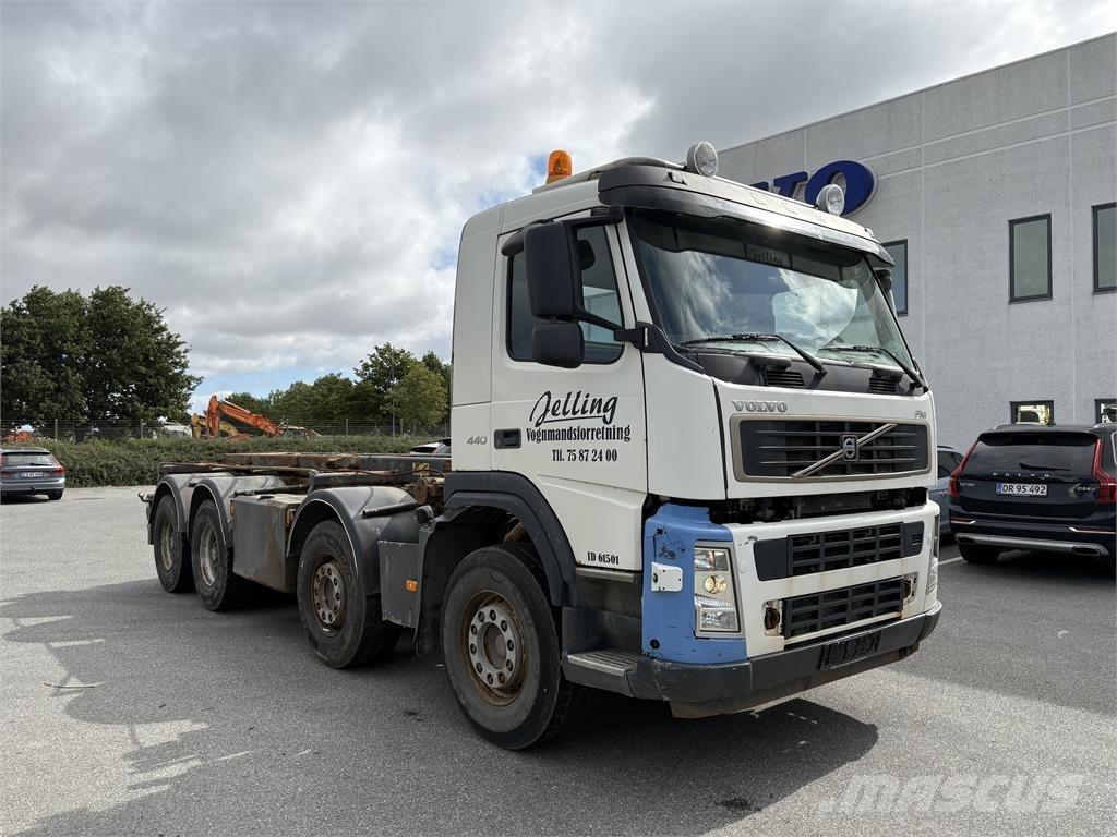 Volvo FM440 Containertrucks met kabelsysteem