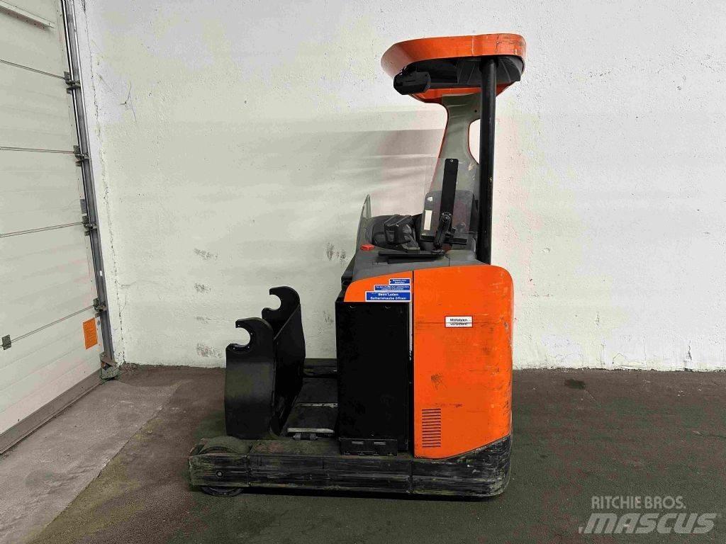 BT RRE 140 - TRIPLEX 8 m Reachtruck voor hoog niveau