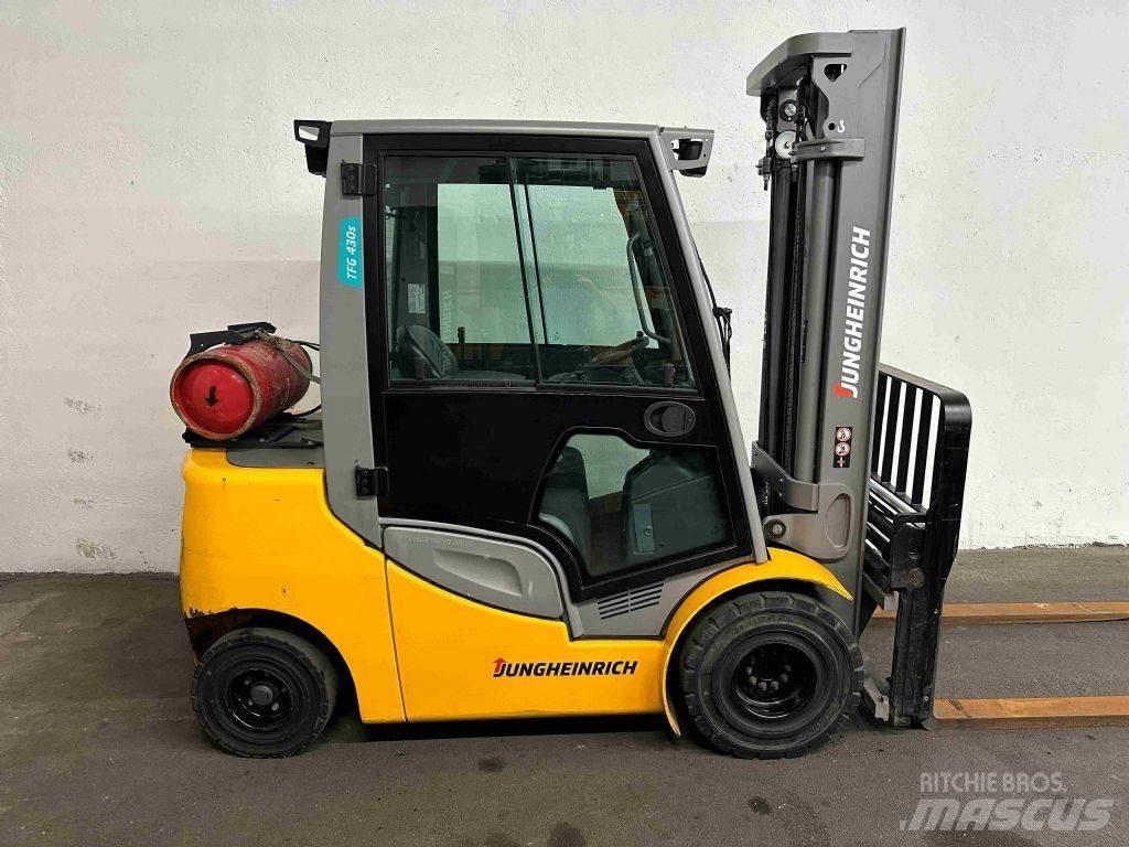 Jungheinrich TFG 430s LPG heftrucks