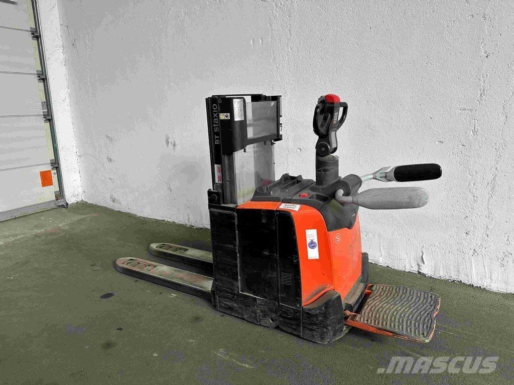Toyota SPE 200 DN Meeloop stapelaar