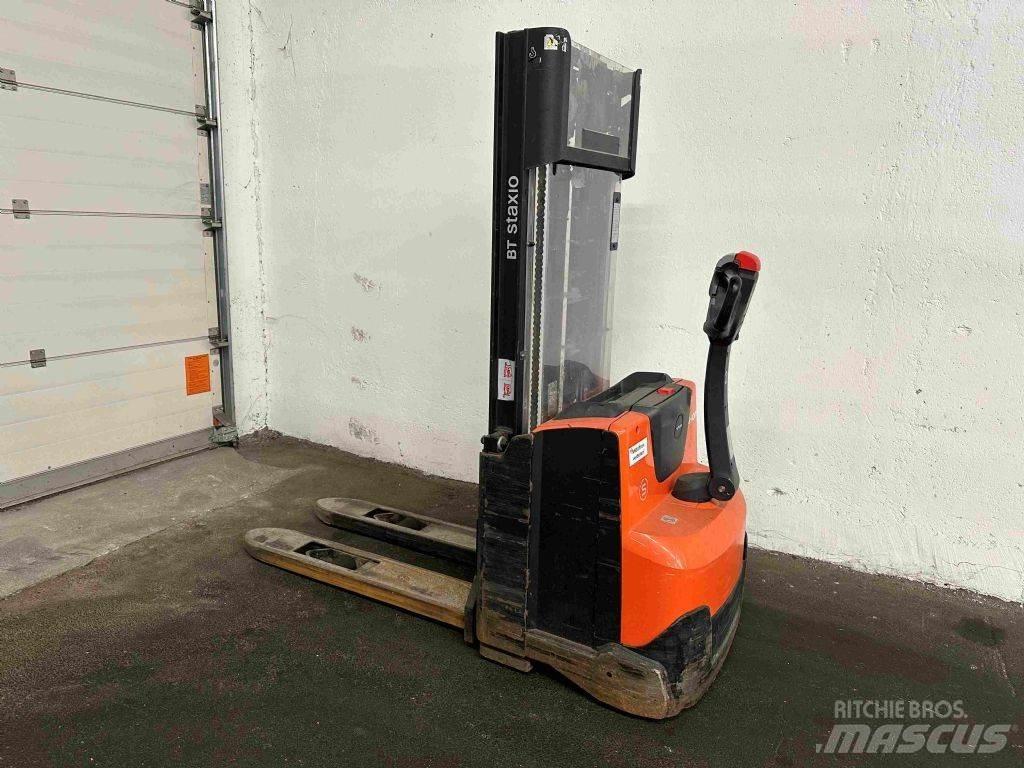 Toyota SWE 120 Meeloop stapelaar