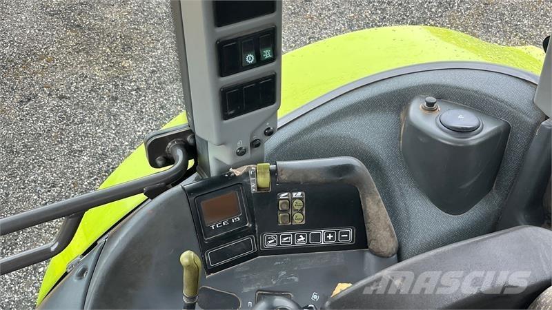 CLAAS 697 Tractoren