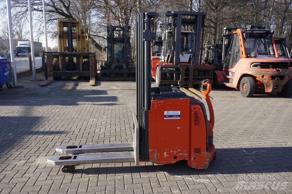 Linde D12 Meeloop stapelaar