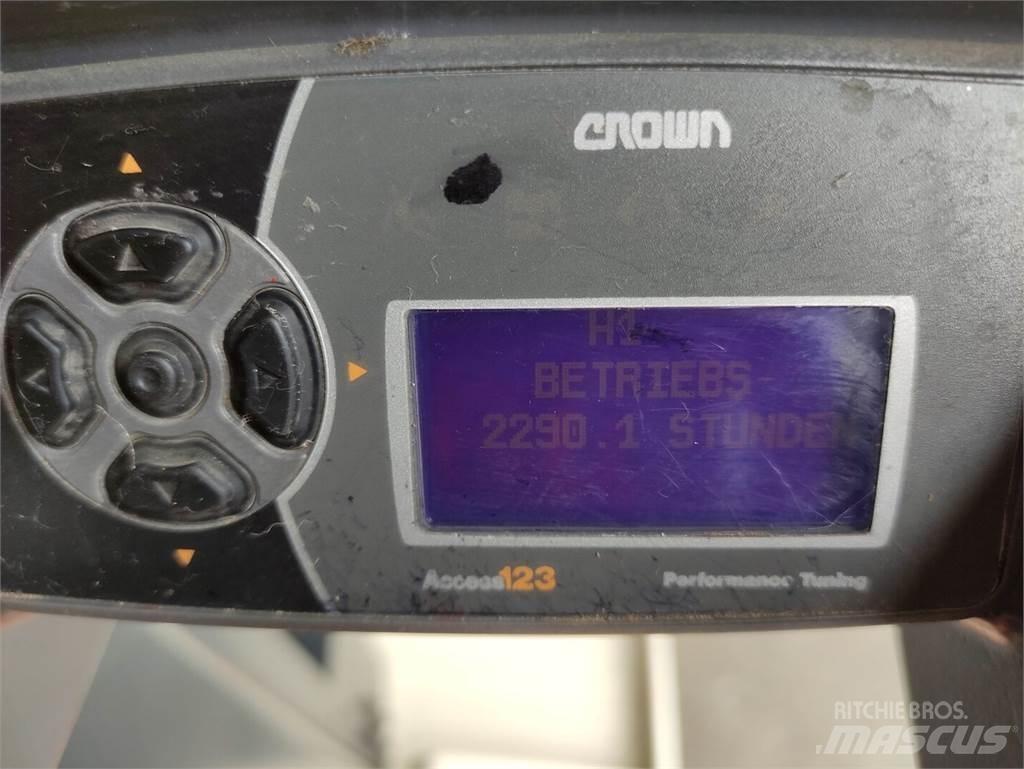 Crown WAV60-118 Orderpicker voor hoog niveau