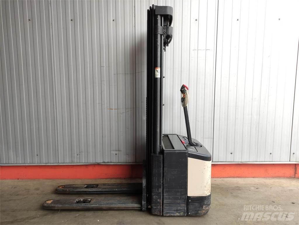 Crown WE2300-1.6-TT Meeloop stapelaar
