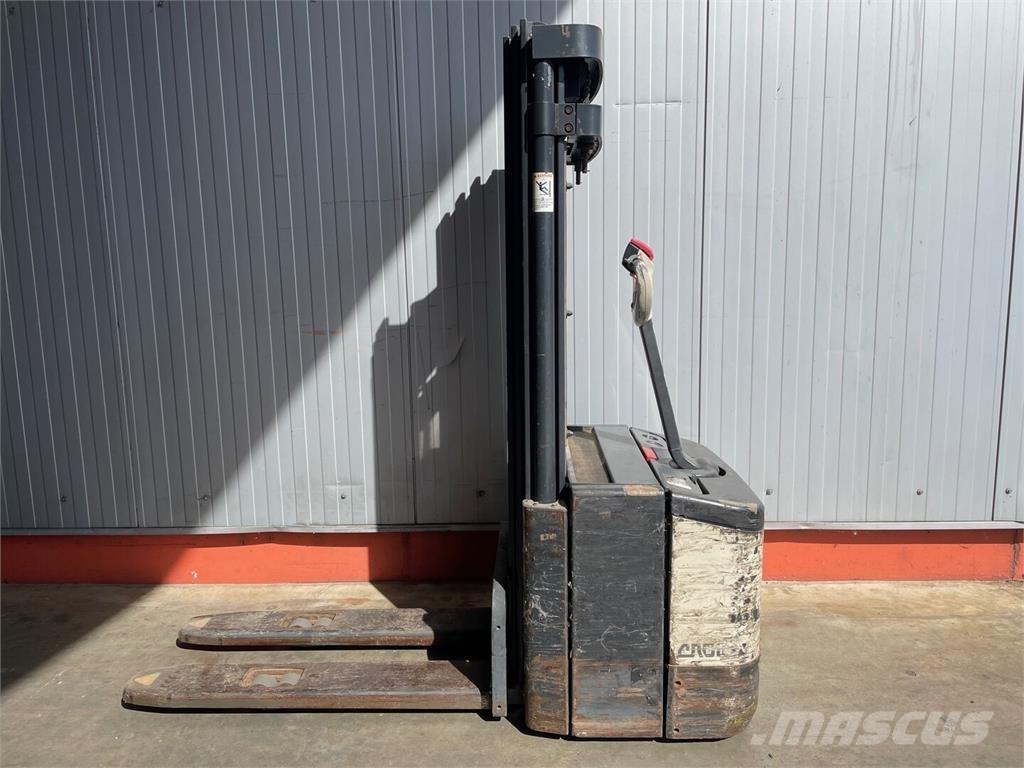 Crown WE2300 1.6 TT Meeloop stapelaar